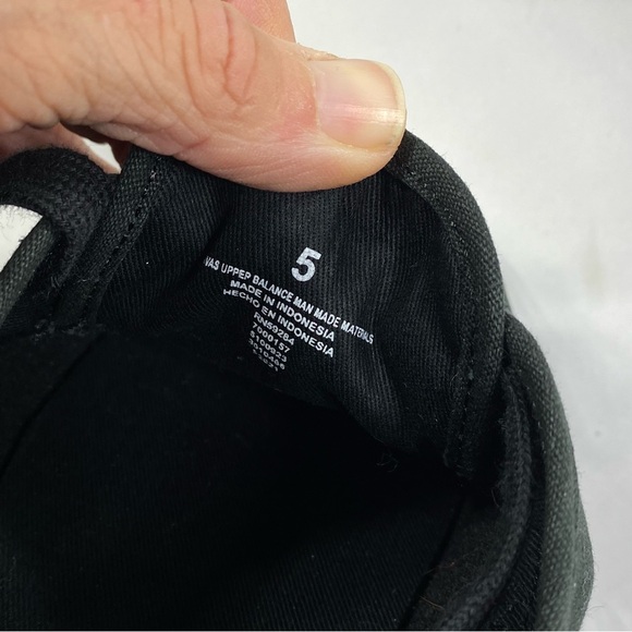 Children’s Place Kids Black Canvas Low Top Sneakers - Picture 7 of 8